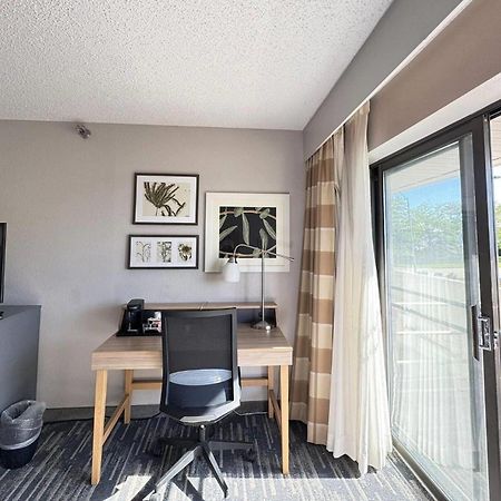 Готель Wingate By Wyndham Lincoln Airport East Екстер'єр фото